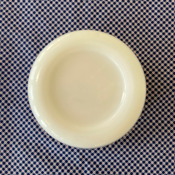 MCM Hazel Atlas White Splash-Proof Mixing Bowl - Apple Design - Picture 6 of 14